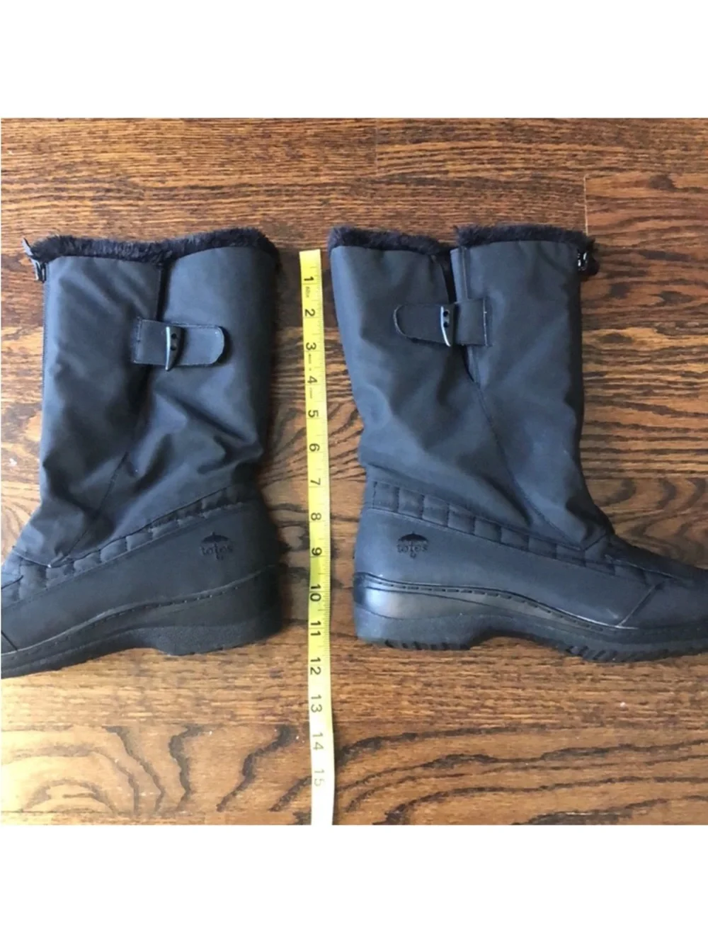 Totes Women’s Winter Furry Black Waterproof Outdoor Boots Size 10